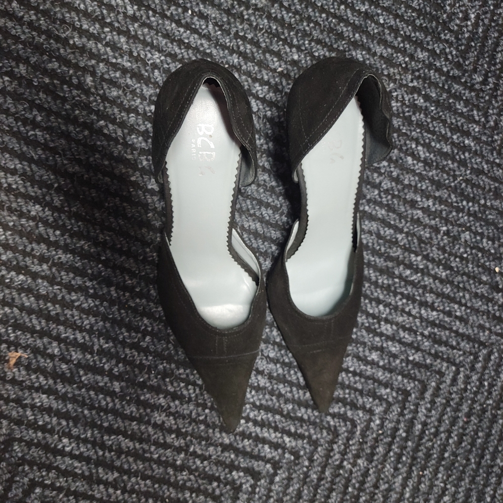 BCBG suede pointy toed pumps